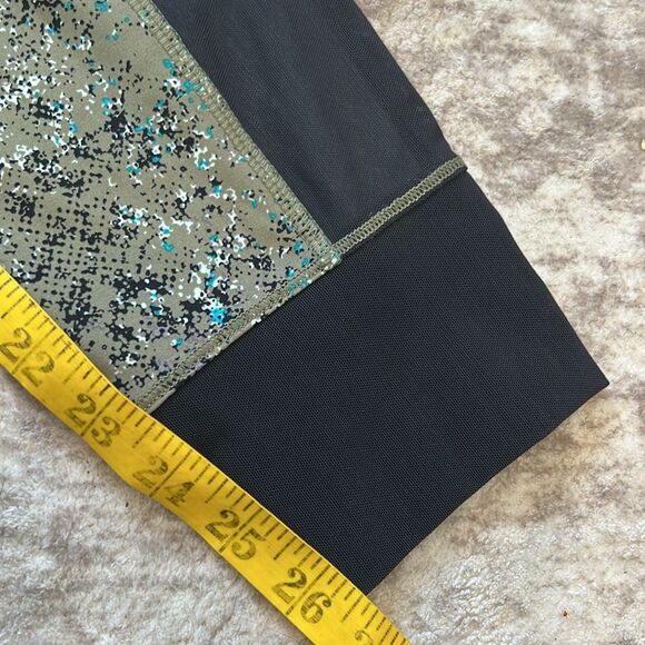 Lole gray, and teal black leggings with hip pocket size large - Picture 7 of 7
